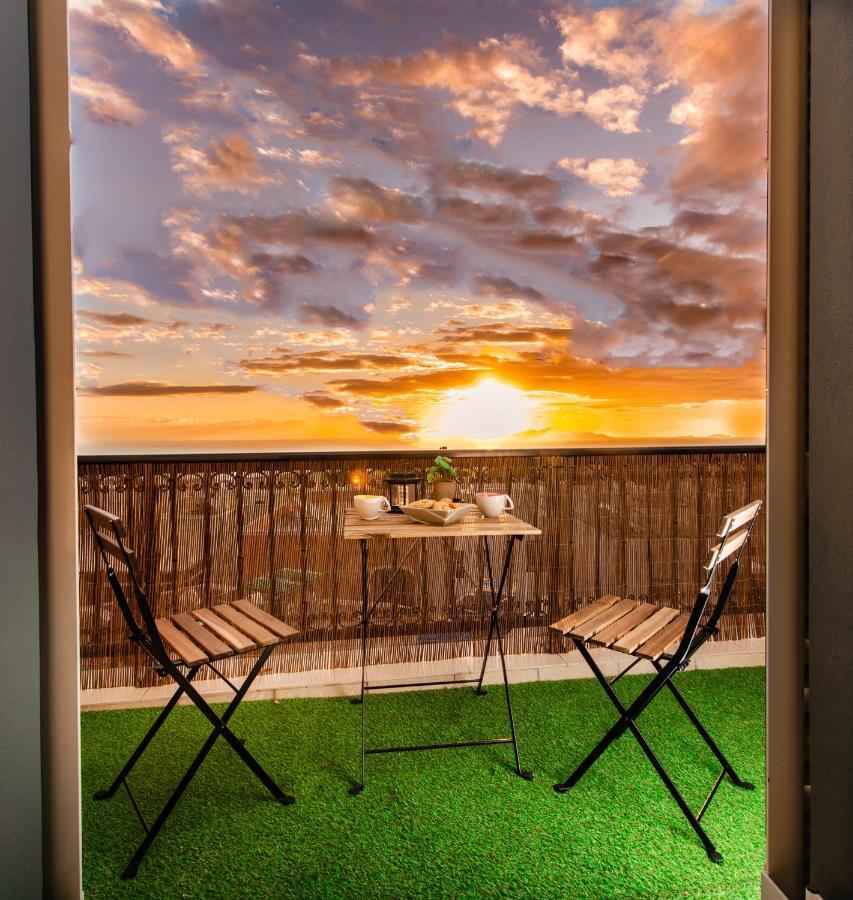 Yiannis Suite Santorini Fira  Exterior foto