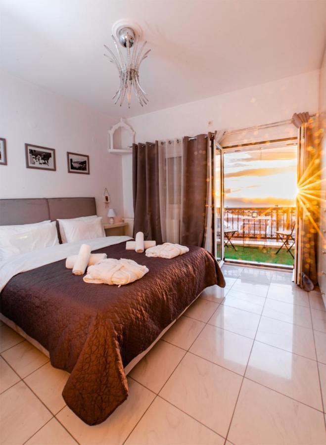 Yiannis Suite Santorini Fira  Exterior foto
